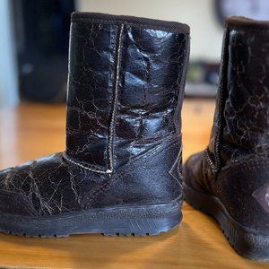 Unique Leather UGG boots  - crackle leather effect